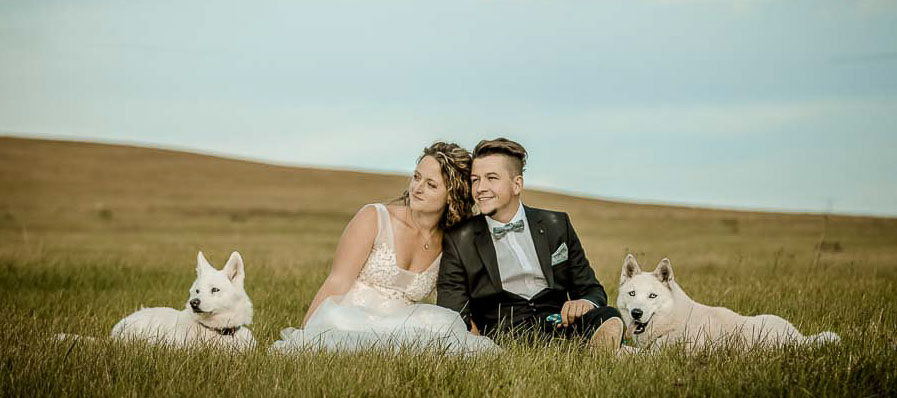 Hochzeit Saalfeld Brautpaar Hunde Fotoshooting 6180